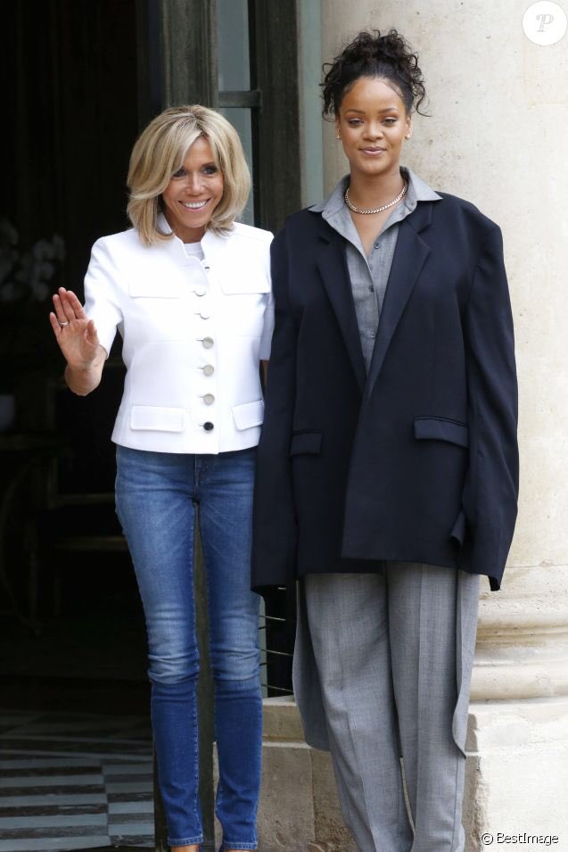 Quand la compagnie aérienne a paumé ta valise et qu'en urgence ton père te dépanne une tenue.