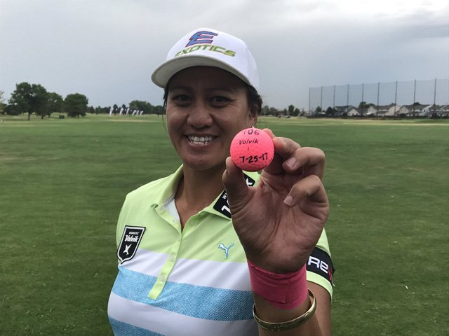 ¡406 yardas! Nuevo récord mundial femenino de Long Drive, establecido por <a href="/PhillisMeti/">Phillis Meti</a>. Aquí puedes mirar el VIDEO: bit.ly/2va95OC