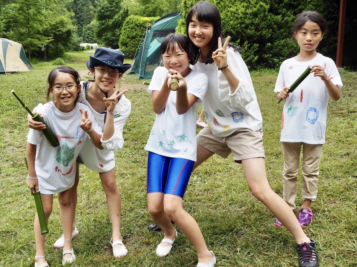 ガールスカウト東京都第109団 Ar Twitter キャンプでは 白いtシャツに 好きな葉っぱに絵の具をつけてペタペタ 可愛いシャツを作りました 竹ご飯の準備では ブラウニーが大活躍 大きな竹を相手に ノコギリやキリなどを使って どんどん切って行きます