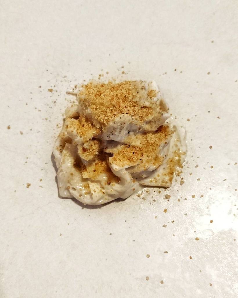 qinxiesays's tweet photo. Portobello mushroom cooked in almond milk and topped with sourdough crumb and black pepper at #Relae.
Good textur… https://t.co/HWF7lGEIhH https://t.co/fYWX3p74yW