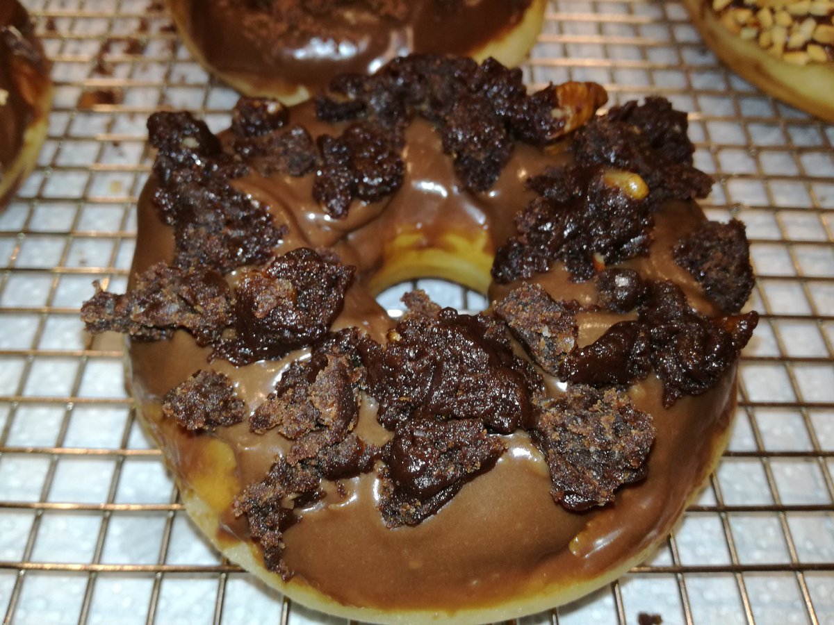 DsNuts_SA's tweet photo. Our Nuts + Your Mouth = Mouthgasm 
#rockyroad #cookiecrumble #brownie #fudge #shortbread #foodporn #doughnuts #gourmet #brioche #dnuts https://t.co/t9SKKcNDBE