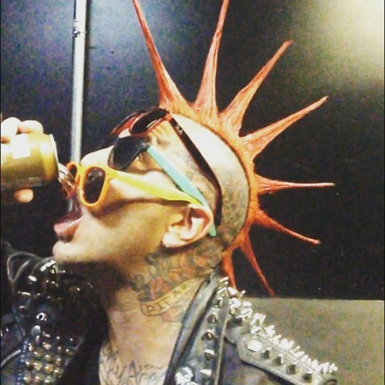 GutterPunkTrash's tweet photo. Dyed the hawk again! #NewProfilePic #RedHawk #LotsOfShade https://t.co/BT02r1h1mJ