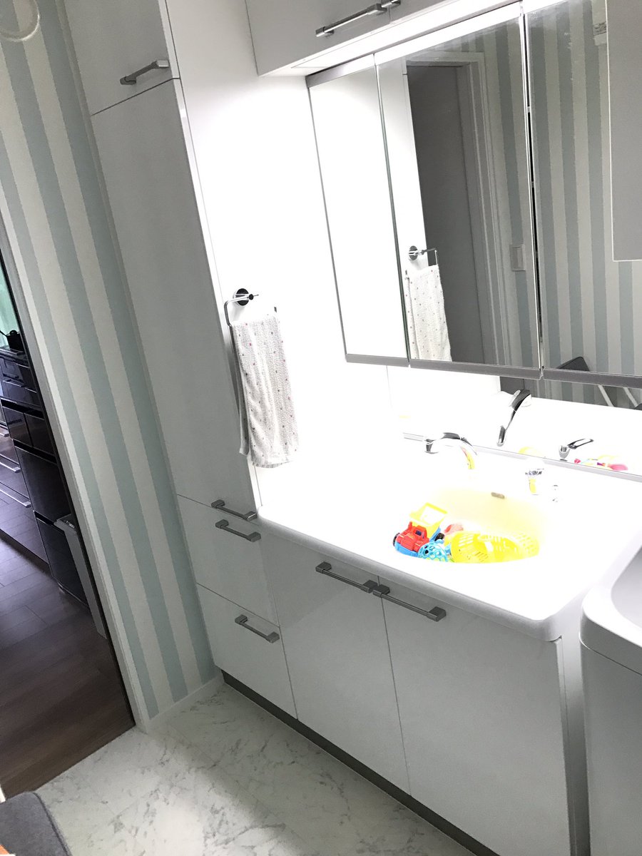 はち W ゞ 本日はお風呂と洗面所のリセット 洗面所ではお風呂のおもちゃをキッチンハイター漬け 一条工務店 Ismart 新築 マイホーム 注文住宅