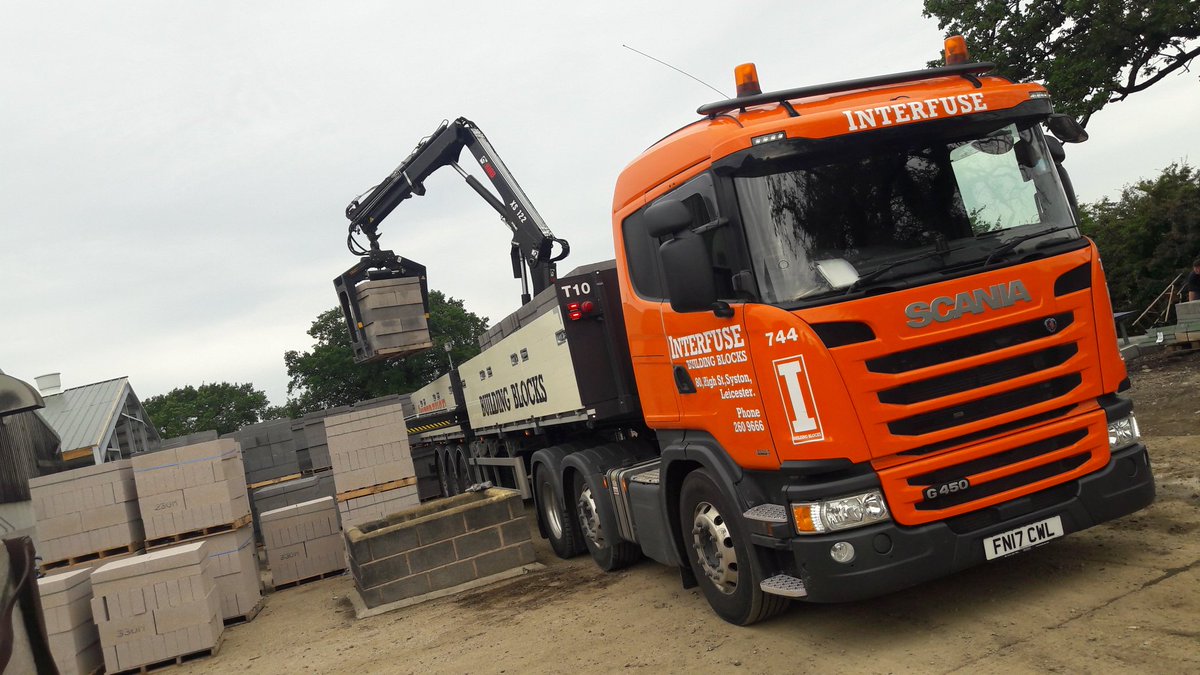 JarrodV8Power's tweet photo. Doing fuel efficient driving today with #interfuse  getting best out of there new @ScaniaUK @KeltruckLtd @IvorMorris1958 #Meynall #Training https://t.co/ve0iCaPkKy