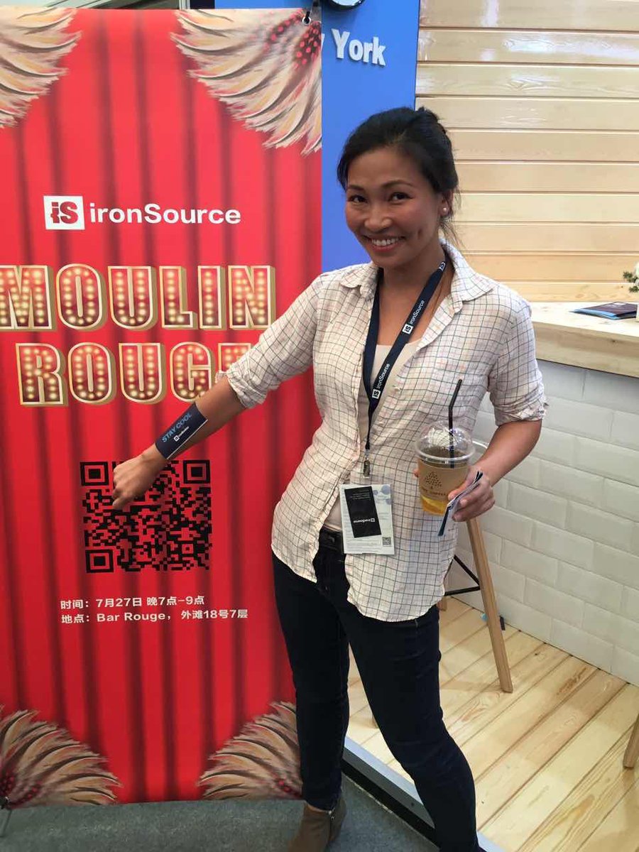 ironSource's tweet image. Linh Le from @kongregate at our #ChinaJoy booth - looking forward to hearing her speak tomorrow at our #DeveloperSeries!