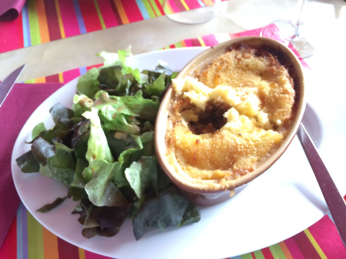 tripierdefrance's tweet photo. Les restaurateurs ont du talent ! Parmentier de joue de porc par #LesVendanges @marchederungis 👌👍🍴😋 https://t.co/pQTOkuPOne