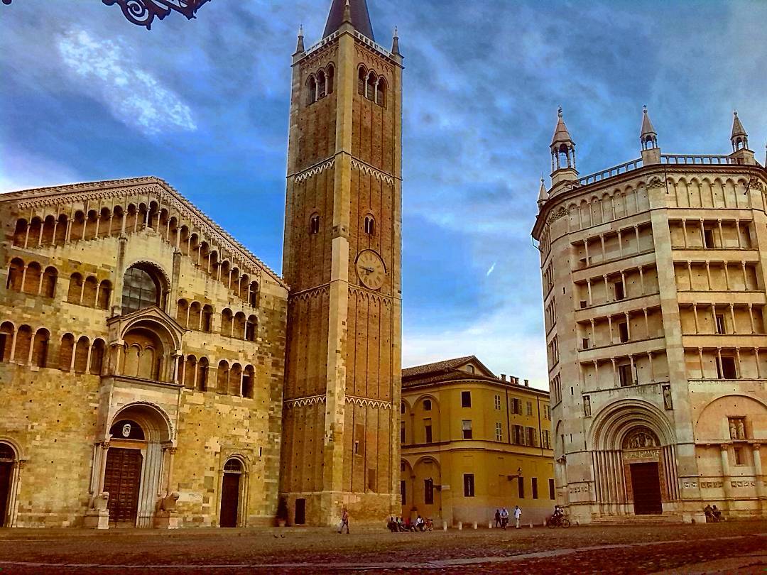 turismoER's tweet photo. Parma ha molte storie da raccontare e alcune di queste sono racchiuse nel battistero e nella sua cattedrale: https://t.co/rQ3Ml4V09v https://t.co/vv7RWqN8TB