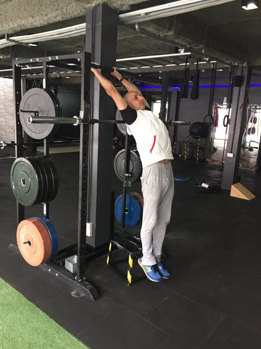 youwillPEAK's tweet photo. The #jamalyounis hang! Great pre chin up prep....or is it placebo?
Anyway thanks coach from #aspiregym https://t.co/OqgWEZ9Q23