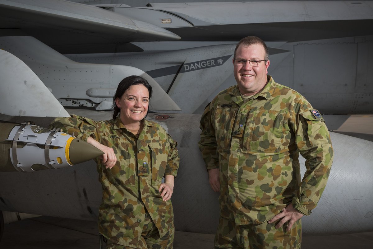 ADF_MiddleEast's tweet photo. #ADF  Parliamentary Program participants Mr Morton &amp; @emmahusarmp get an up-close look at the Super Hornet &amp; #ADFonOps, thanks for visiting! https://t.co/35yc8TjWed