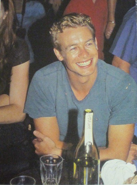 ivanakomarov's tweet photo. #bakerweek #SimonBakerThrowback https://t.co/SIXysNzFRv