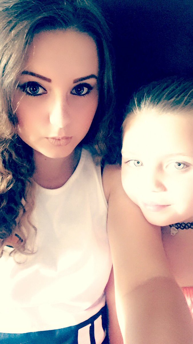 Gemlbarnes's tweet photo. Cute selfie❤️ #family #cousin #beautiful #love https://t.co/d12783JV3j