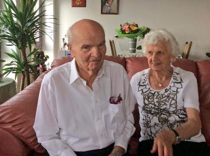 m2015jvdm's tweet photo. 65 jaar getrouwd; vanuit Polen naar Heerlen gekomen voor de mijn: https://t.co/7B4i7aKsbh /via @PMAvanZutphen https://t.co/NWsYeg4ALl