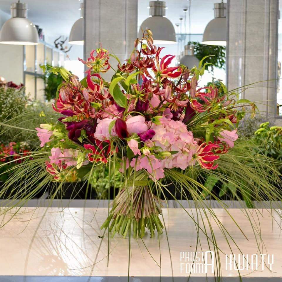 #FlorAmazing by our Member Prosta Forma from Gdansk, Poland! 

#florist #grower #craftmanship #flowers