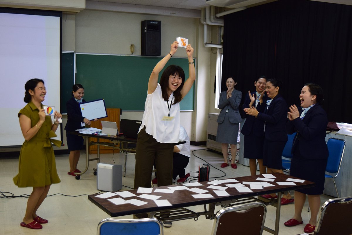 葛飾区 7月24日 月 白鳥小学校の先生たちが 教員向けの英語授業研修プログラムを受講し 歌やダンス ゲームなどを取り入れた授業のノウハウについて 実践的なトレーニングを受けました T Co Xwwhxdbhpd 葛飾