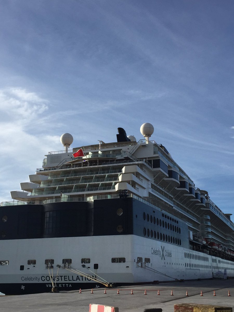 PortdeSete's tweet image. Croisière, vrac solide, vrac liquide, navire roulier, toute la polyvalence de nos trafics en illustration sur le @PortdeSete ce jeudi.