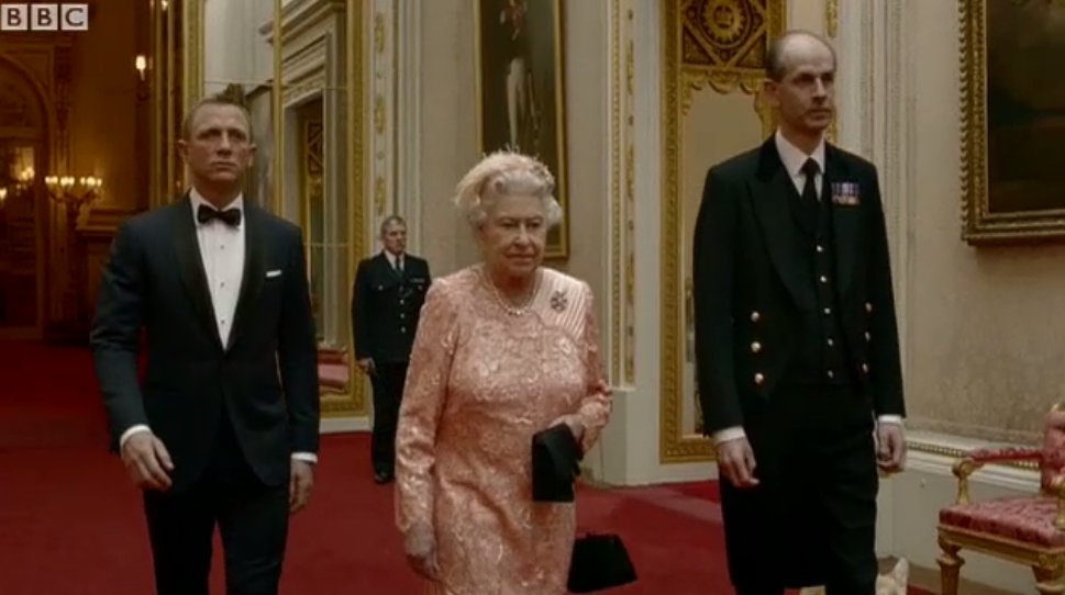 BBCSport's tweet photo. #OnThisDay in 2012

James Bond &amp; The Queen* landed in the Olympic Stadium to open #London2012 👉
 https://t.co/XPZphCuLJL

*Definitely them🤔 https://t.co/PR71Go68lj