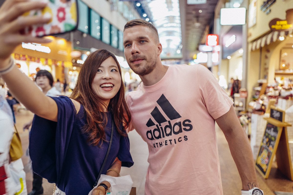 Podolski10's tweet photo. City Spirit 🇯🇵 #poldi #japan #kobe 🚶🏼 https://t.co/wb52nyeAUp