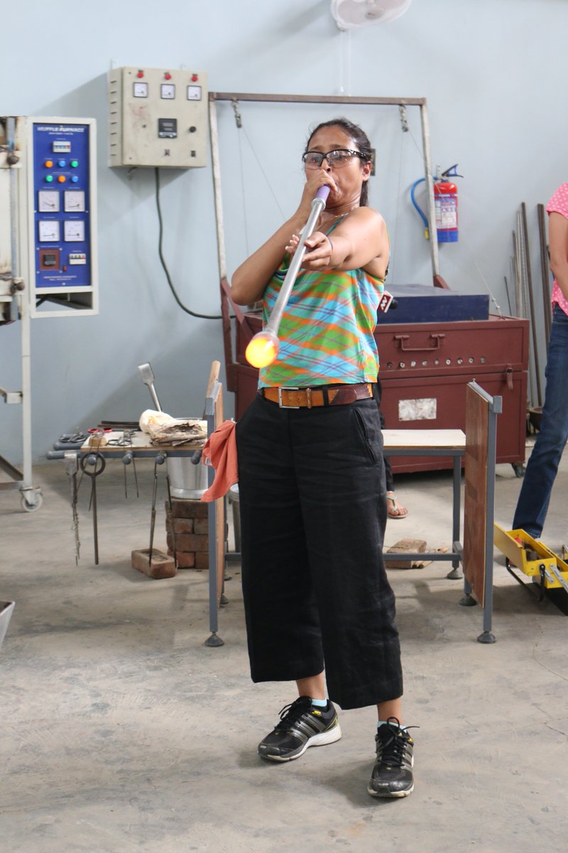 Reshmi_dey_'s tweet photo. At #GLASSPERIENCE
#GlassArtist #GlassArtStudio #GlassBlowingIndia https://t.co/J8U7R4mCbP