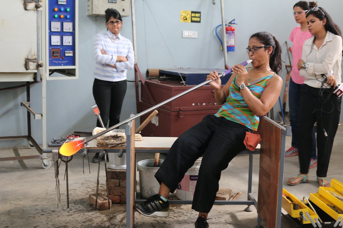 Reshmi_dey_'s tweet photo. At #GLASSPERIENCE
#GlassArtist #GlassArtStudio #GlassBlowingIndia https://t.co/J8U7R4mCbP