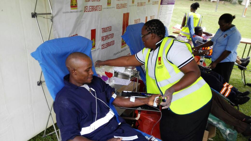 StKyamutetera's tweet photo. Safe blood saves lives.@UgandaBreweries joins #77DOGB campaign to raise 30,800 units of blood.#71PintsAt71 https://t.co/K6nWkUMrNA