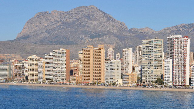 benidormclick's tweet photo. Te ves aquí en #agosto!? Entonces te esperamos en #Benidorm #costablanca #Mediterráneo #vacaciones #alicante #yovoy https://t.co/NqDxbecKZE