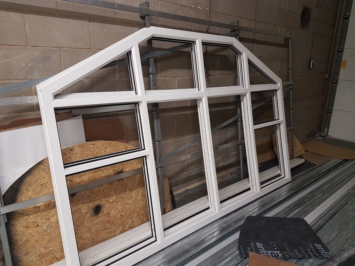 curvedframes's tweet photo. #WorkoutWednesday #upvc #arched #windows https://t.co/gzVbwlm2pc