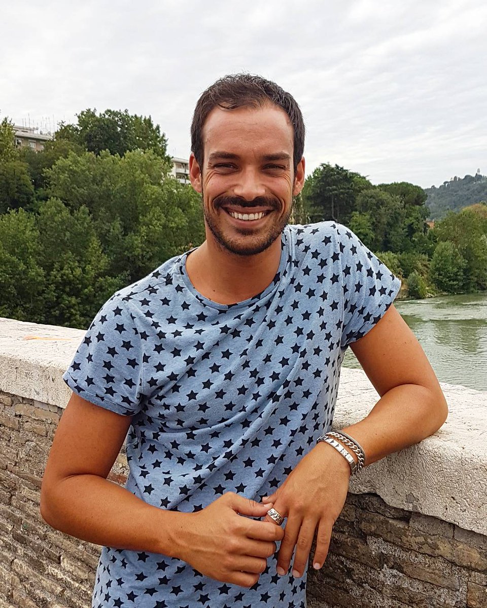 No matter where... always smile 😁 #nominationitaly #freedom <a href="/NominationItaly/">Nomination</a>