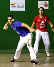 esportsqdp's tweet photo. Adrián Benito, de #QuartdePoblet, es juga el títol en la Setmana de Frontó de Museros https://t.co/sDleTKzCSP https://t.co/rlpagfYCs9