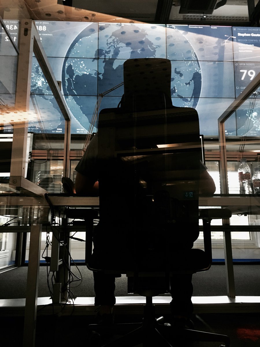 RealOpenSystems's tweet photo. Hello from the other side 👋 📡  Curious about our Mission Control daily life? Visit our website and get in touch, https://t.co/yvCHmQzD9a https://t.co/yEPUR8hz3q