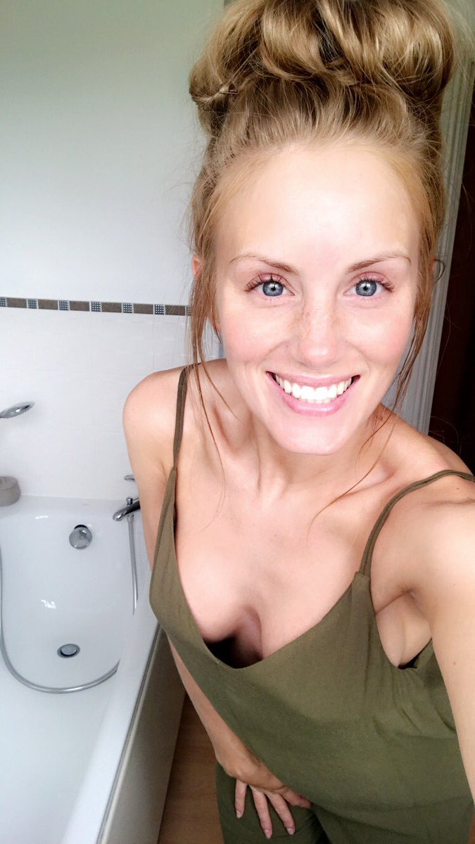 KirstyJCurtis's tweet photo. Felling more like my self! Thank god! Sleepy Kirsty J not a fun one! Lol #nomakeup #fellingbetter #actress #imback #bathroomselfie https://t.co/m634fave7h