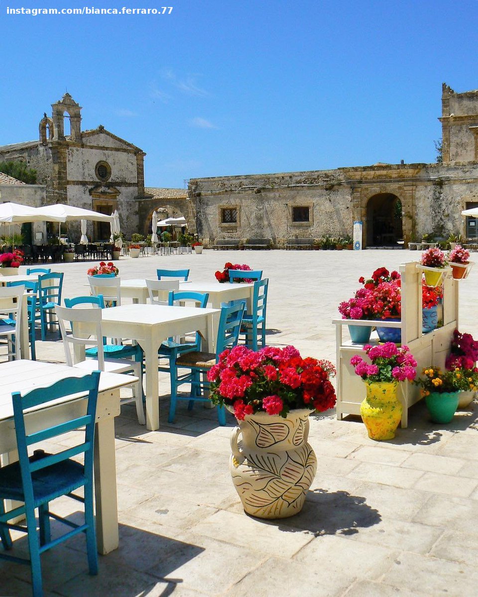 Italia's tweet photo. Una sosta di tutto relax a Marzamemi, borgo marinaro nell'estremo sud della #Sicilia #IlikeItaly #ItalianVillages
https://t.co/vSpCoI0Jfi https://t.co/ESiiQt0V5x