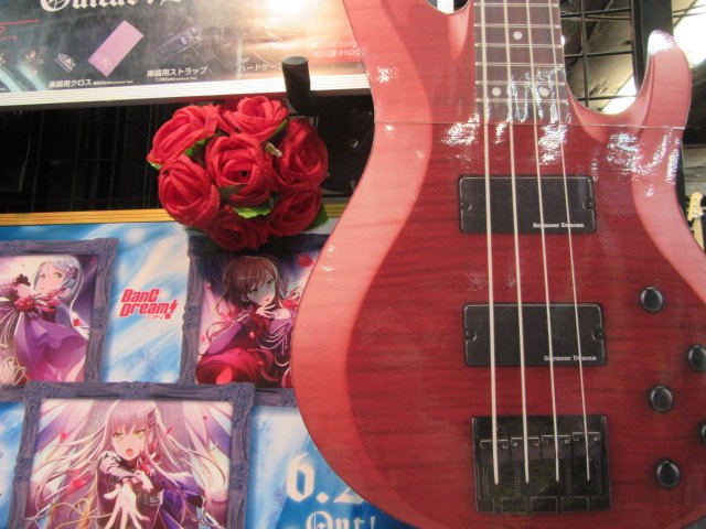 espcrafthouse's tweet photo. 【Roseliaコーナー】
Roselia追加公演がいよいよ明後日。
楽しみですねーー!!
激しく応援中✨✨
ライブ前のテンション上げにぜひお立ち寄り下さい。
#凄いぞRoselia #ESP渋谷 https://t.co/qYUeLTArEm