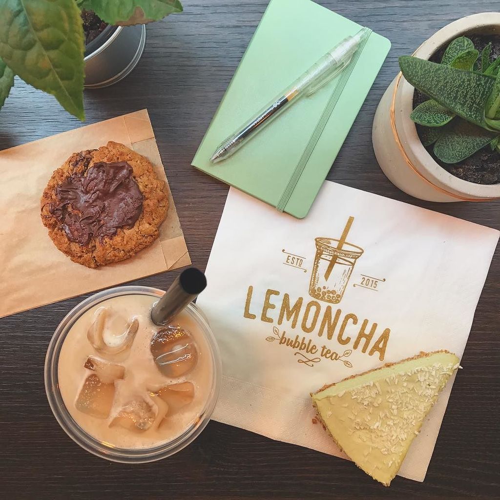 lemoncha_'s tweet photo. Start the day with freshly brewed tea and vegan pastries 🌱
#lemoncha #bubbletea #darkroasted #oolong #tea #drink … https://t.co/nBJwHiuz1v https://t.co/giOJVTTypE