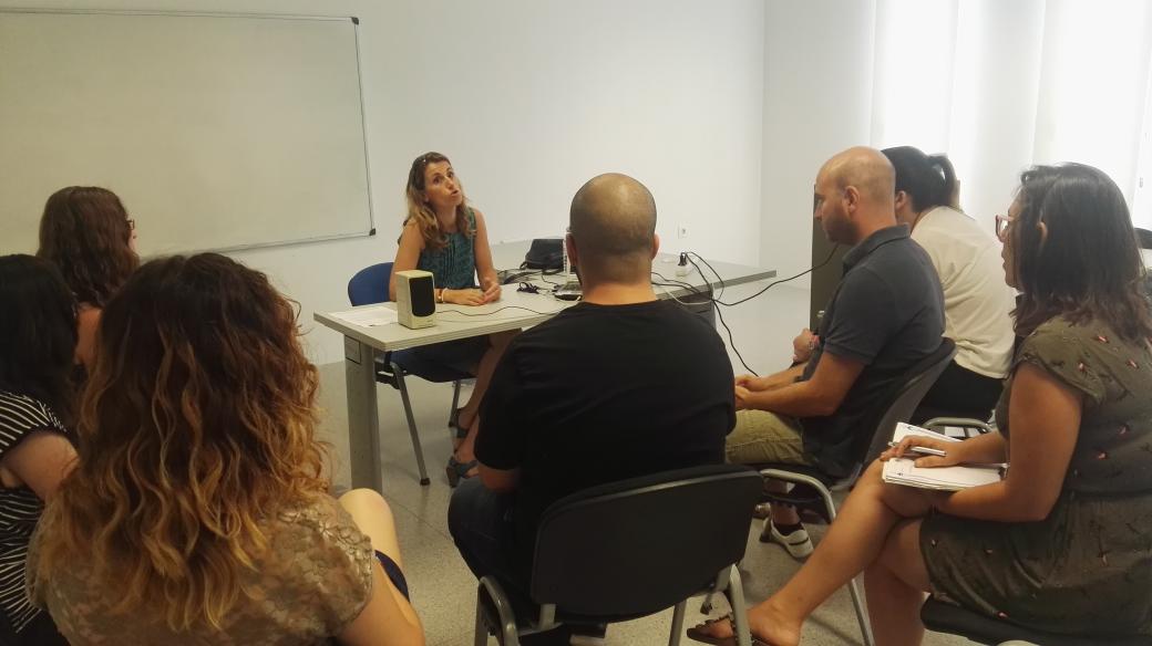 LEETorrent's tweet photo. @Amparomorato @DescubreVlC nos revela el secreto de su negocio. Ser emprendedor es dedicar tiempo/esfuerzo 24 h día https://t.co/upc4cayN7T