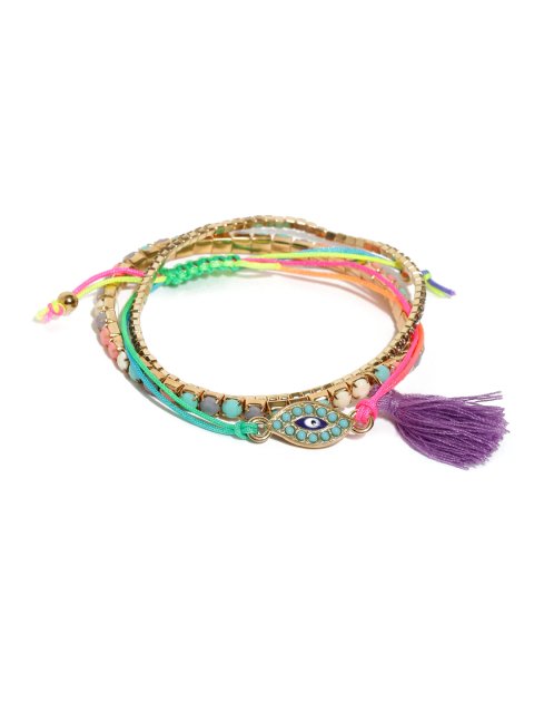 toniQtalk's tweet photo. #Bhai, Choose from some colorful #braclets this #rakhi and gift your #sister something special. Shop now at https://t.co/ZWbef4yVOu https://t.co/UuOWlzx1Cc