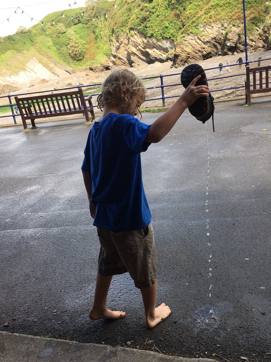 Lefthanded_Linz's tweet photo. Fab #rockpoolramble with @explorethecoast and the Coastwise peeps! Even if we did get caught out https://t.co/s68tsUEdBP
