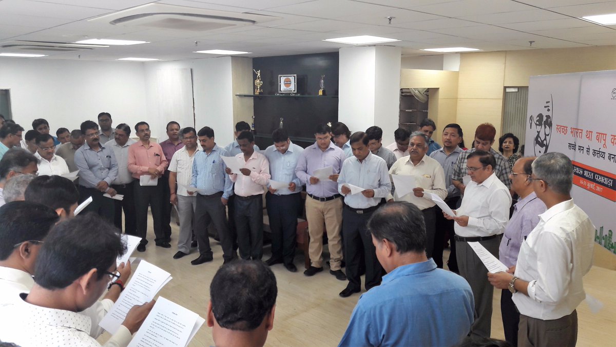 UPSO2HR's tweet photo. Swachchata Pledge administered by ED,UPSO-II on 17th July,2017. https://t.co/FSmqoNyAF0