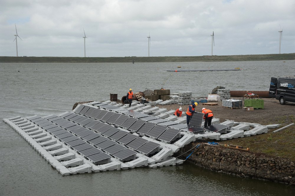 Drijvende zonnepanelen: 
technischweekblad.nl/nieuws/drijven… <a href="/WattcoNL/">wattco</a> <a href="/Sunfloatbv/">Sunfloat</a> <a href="/Texel4trading/">Texel4trading</a> <a href="/Rijkswaterstaat/">Rijkswaterstaat</a>