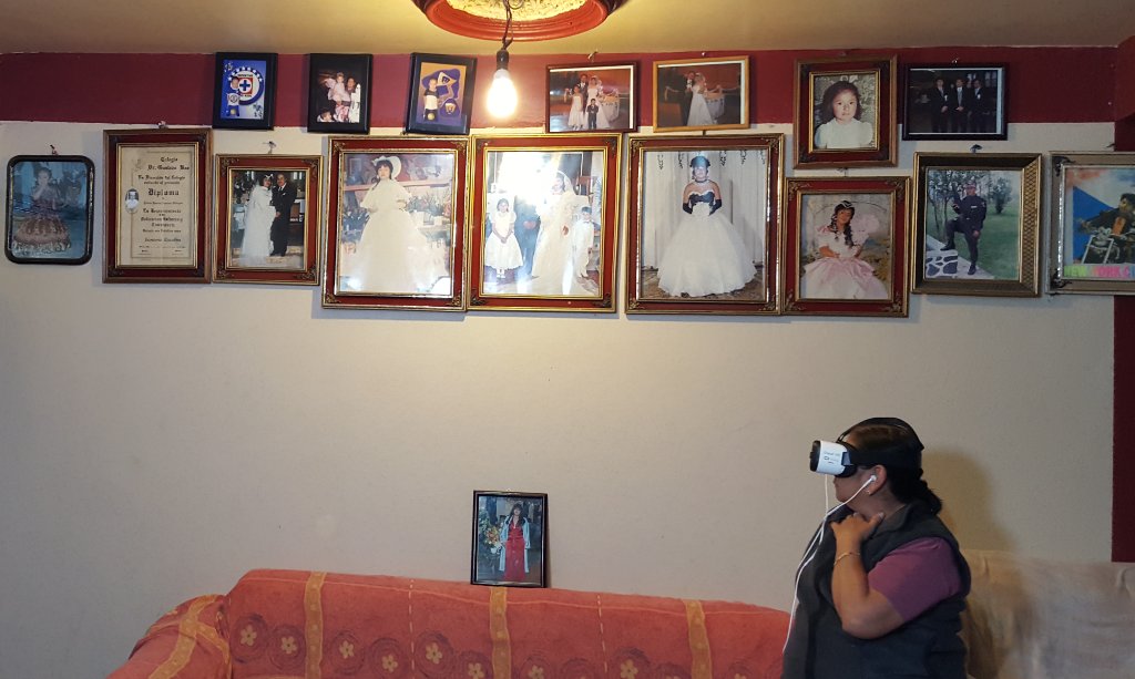 CNET's tweet photo. How #virtualreality is reuniting families across borders https://t.co/4jsWkVgUyx https://t.co/FSeOhmNicy