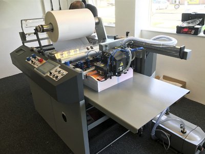digitalprintmag's tweet photo. NEWS: @UKBookBinders has Komfi lamination launch https://t.co/dBhehJ993Z @friedheim_int https://t.co/o9lV5UGszM