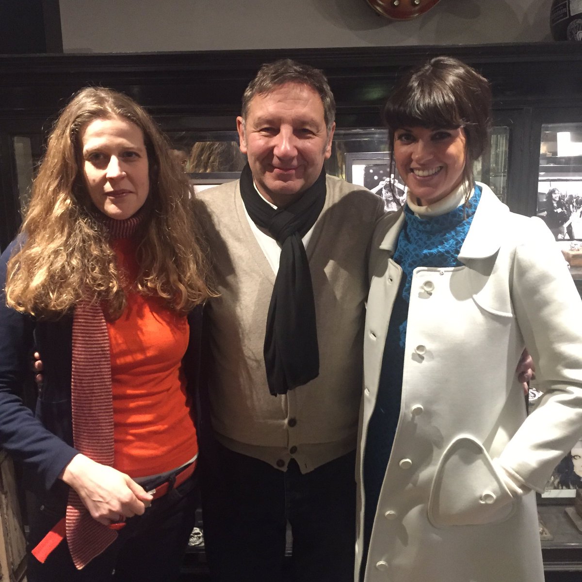 b4films's tweet photo. #ThrowbackThursday filming in London with Dawn O'Porter and Anna Whitelock at The Great Frog 🎥 https://t.co/hqlWbQGRk9