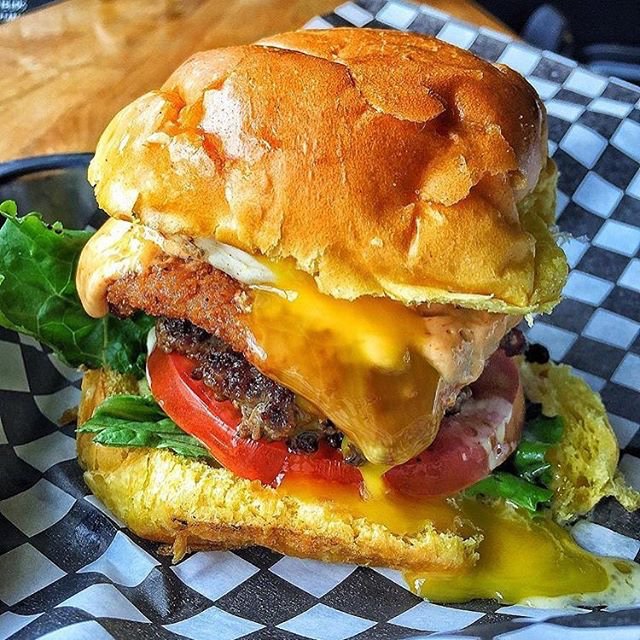 Casual 🍔 with major yolk porn @tburgernator [📷: @foodiewidabooty]

#theburgernator #burgernator #burgersandfries
