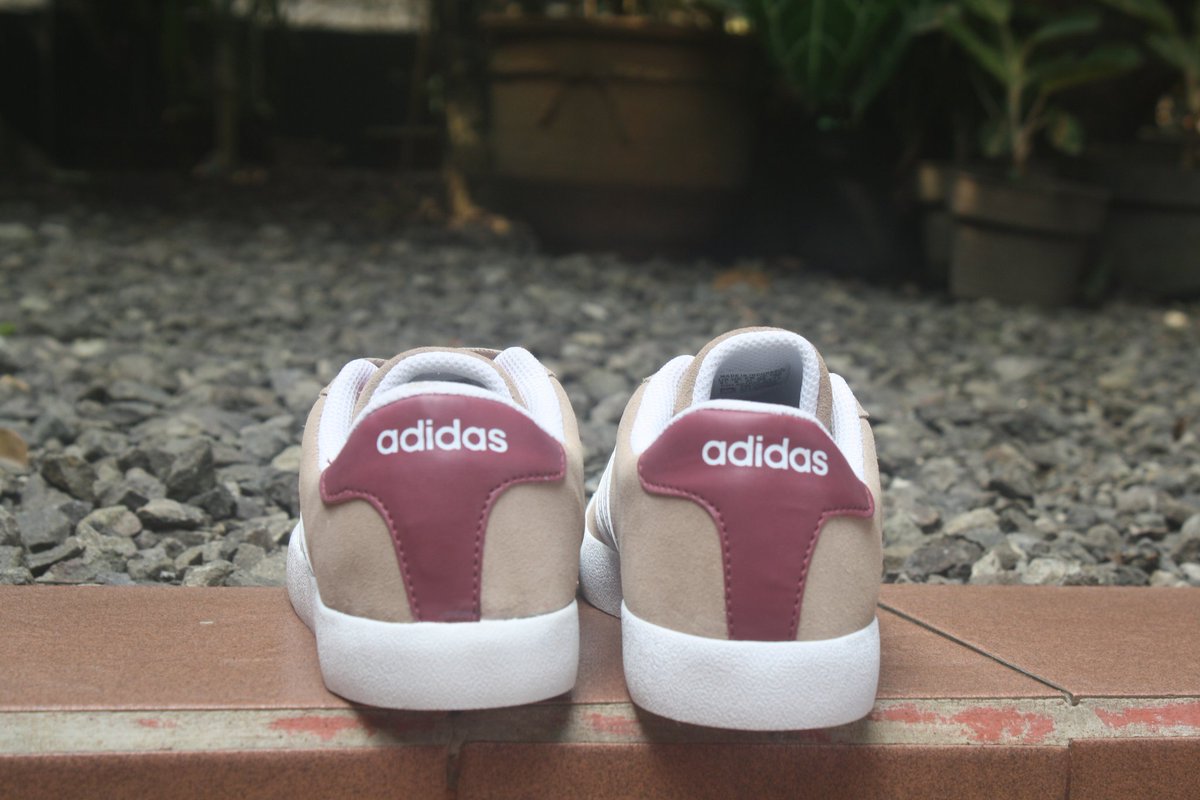 bewok_sneakers's tweet photo. Adidas vl court krem size 42 bnwb. 300k @FS_80cs @Indo_Shoesaddle @kick_class @S_Sneakers @KangTigaStripes https://t.co/Fga1EwtmgY