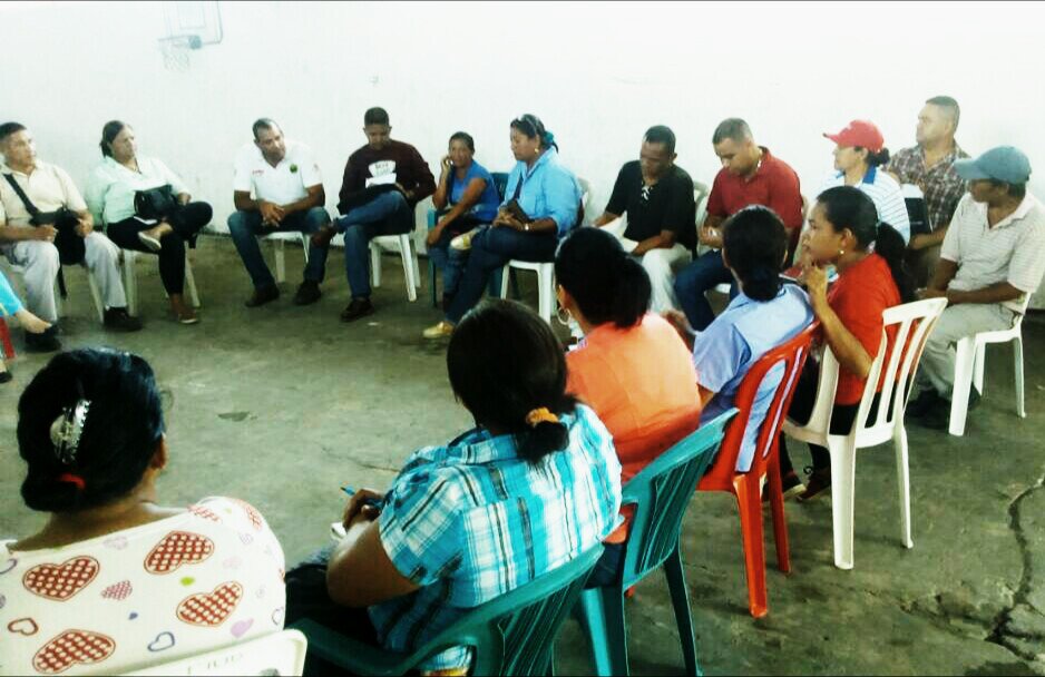 yaritzadelta's tweet photo. Afinando lineamientos con nuestro 4x4 de la estructura política de la Parroquia San Rafael https://t.co/Gb4Ri5aX7r