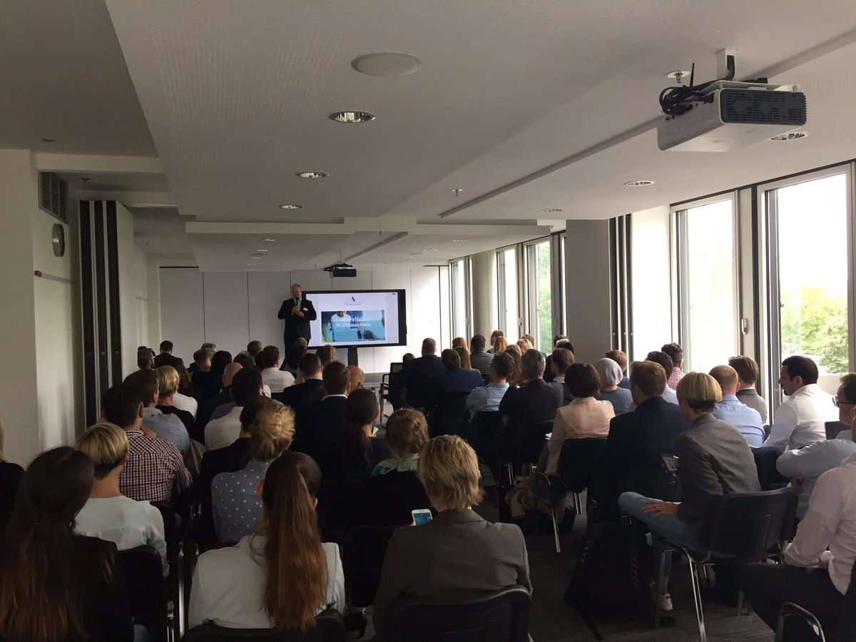 jerickdevelle's tweet photo. Opening speech by @FJ_Schuermann  #HRTechDay @Adeccogroup_de  @adeccogroup #startuptour crowded room full of energy startup https://t.co/GOu7x7WbcU