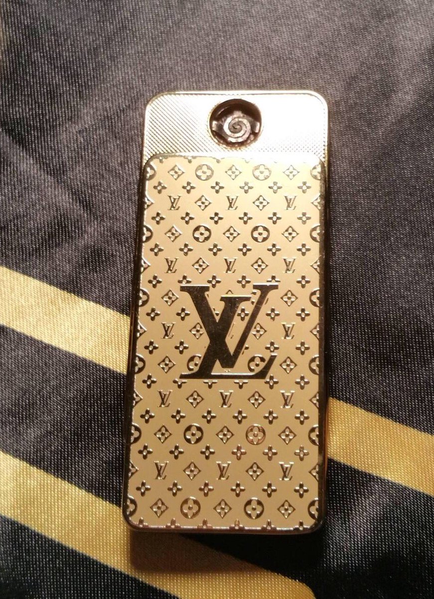 Outlandish sur X : #LouisVuitton #SupremeLV #supremeforsale #designer Louis  Vuitton coil lighter DM me  / X