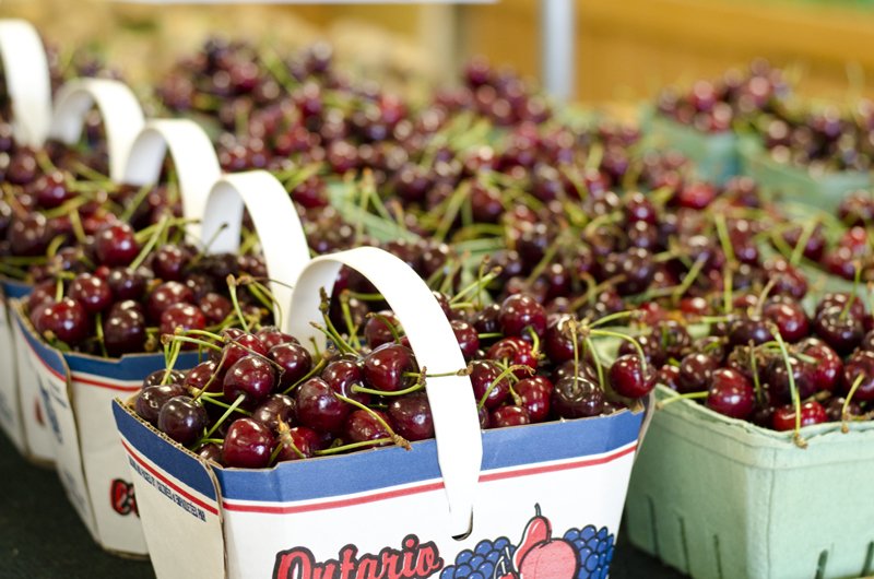 It's cherry season!🍒 Who has a great cherry recipe?Share your pictures/recipes with us and tag @henhere or #myhalton!