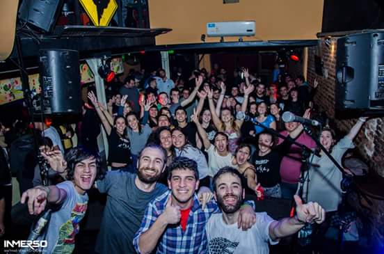 PIMBAENVIVO's tweet image. ¡Compartimos la sonrisa cuándo un rock and roll estalla!
#JuevesDeInmerso