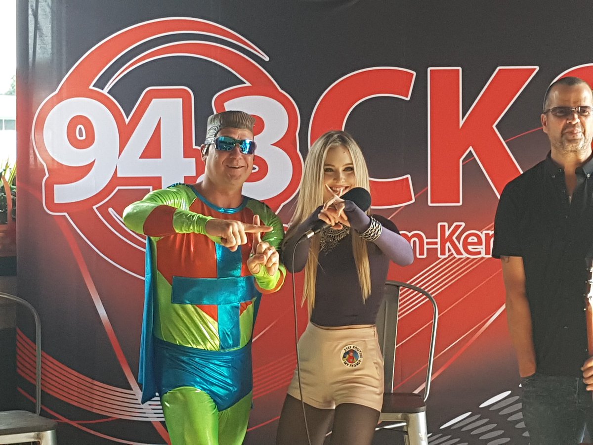 Albertan_Man's tweet photo. @BrooklynRoebuck kicking off 12 days of Positivity with Chathams own #captainpositive @943CKSY https://t.co/hwdUQcaUCE