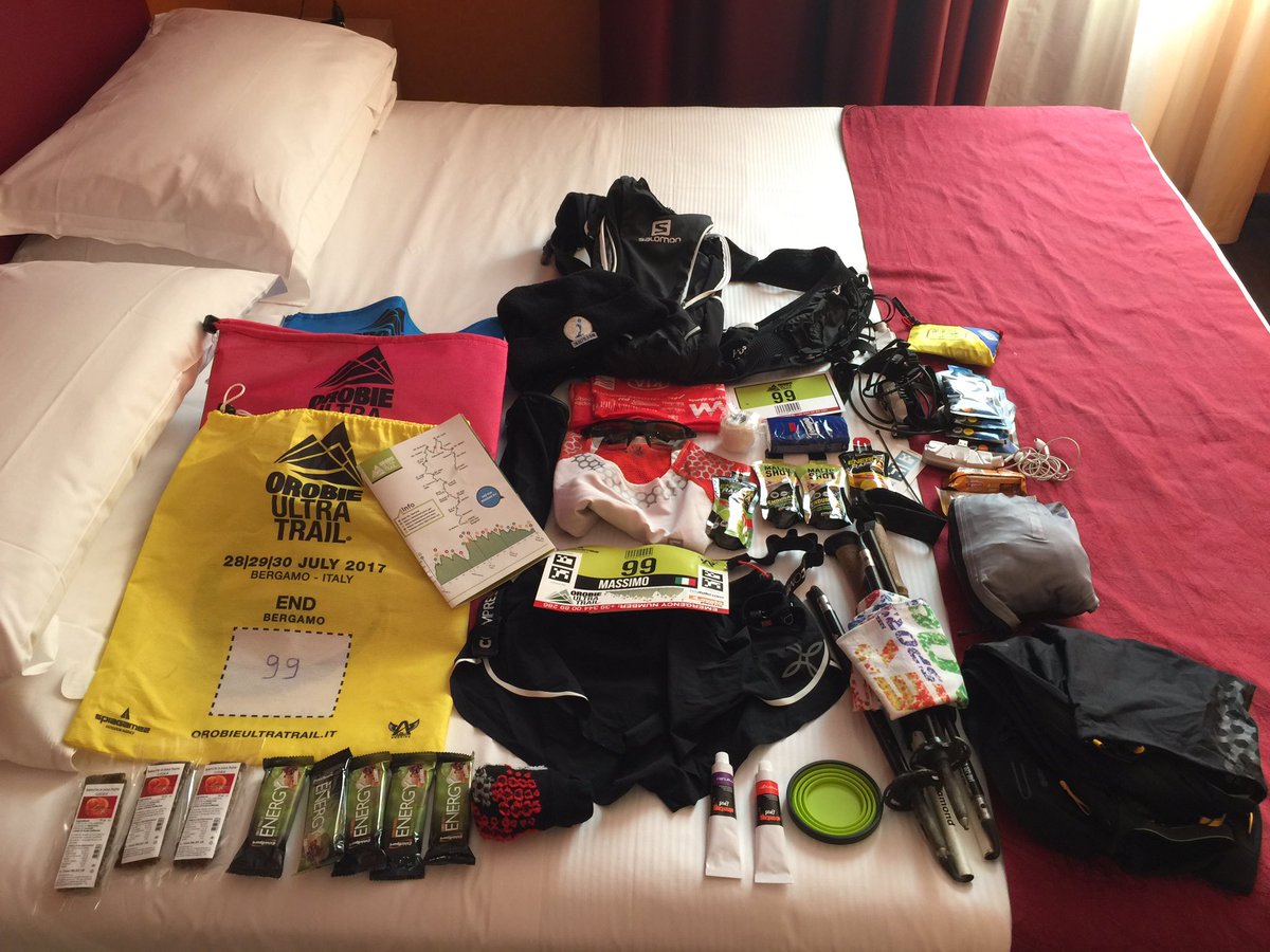 MaxMart4810's tweet photo. Avrò preso tutto? #OUT2017 @orobieut #trailrunning #ultratrail #inaltoteam https://t.co/CKWc8USFMm